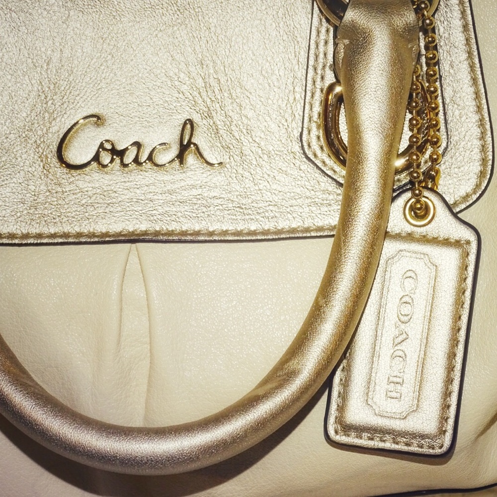 ⭐️Authentic Coach Purse⭐️